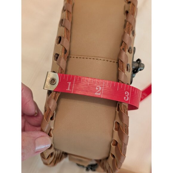 Small Leather Crossbody Bag W/ Floral Embossed Tooled Design Brass Latch Closure - Picture 8 of 13